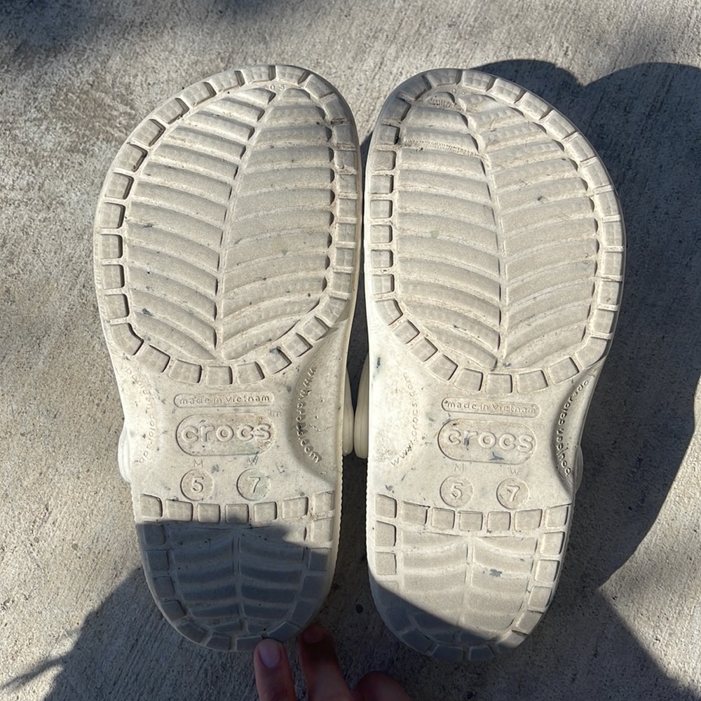 Crocs - Picture 2 of 4